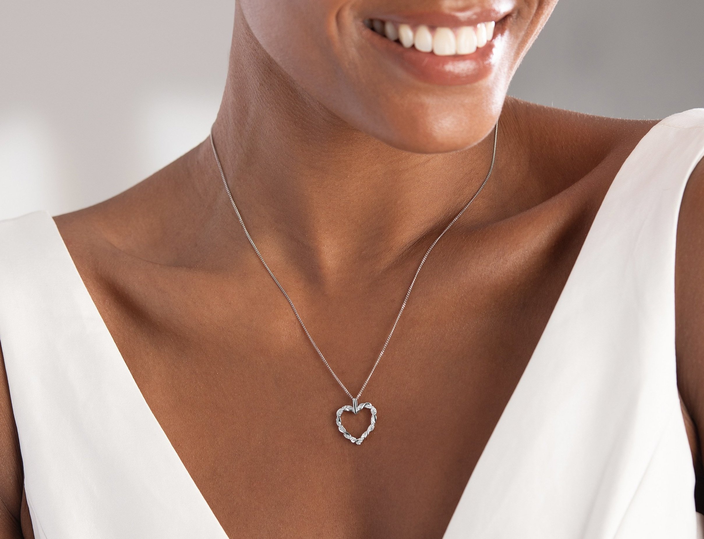 Designer heart online necklace